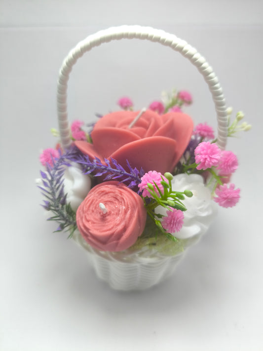 Cesto de Rosas "Encanto Rosa" – Arranjo Floral de Luxo em Vela