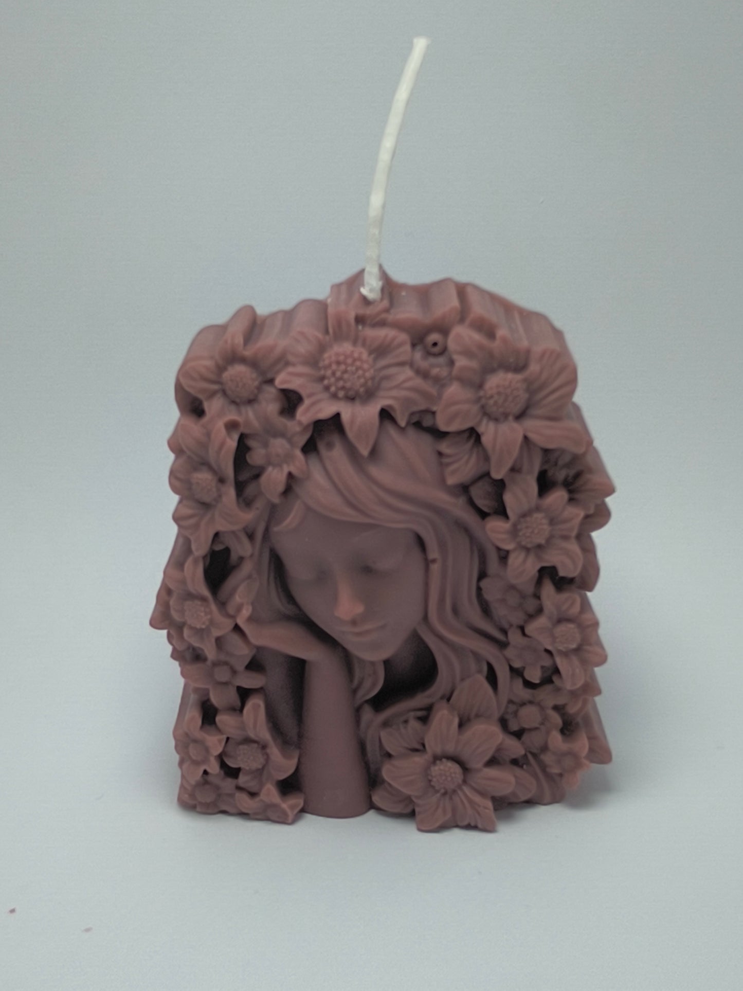 Vela Escultural "Ninfa das Flores" – Elegância e Serenidade Artística