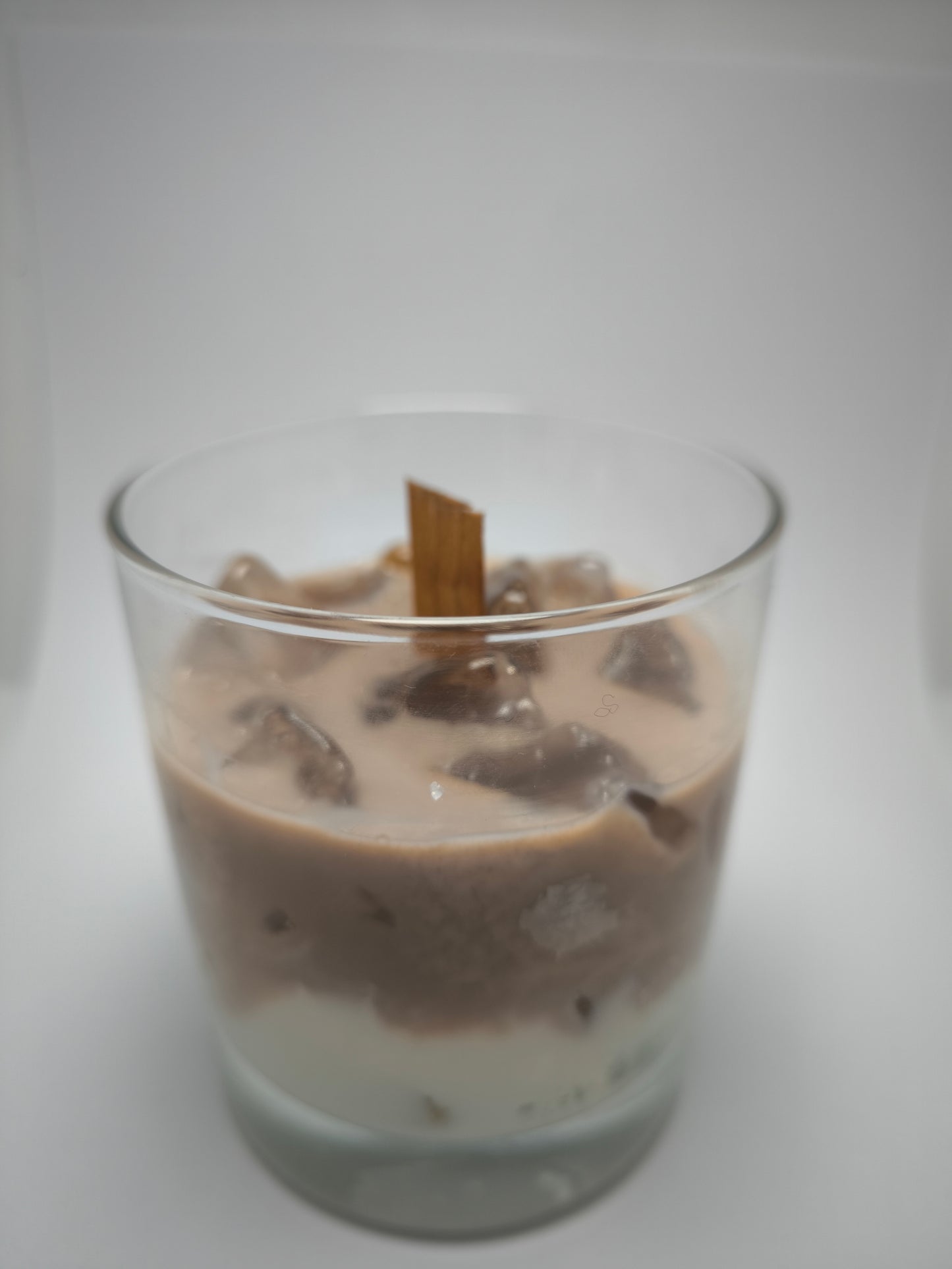 Vela Iced Coffee Gourmet – Aroma de Café com Pavio de Madeira