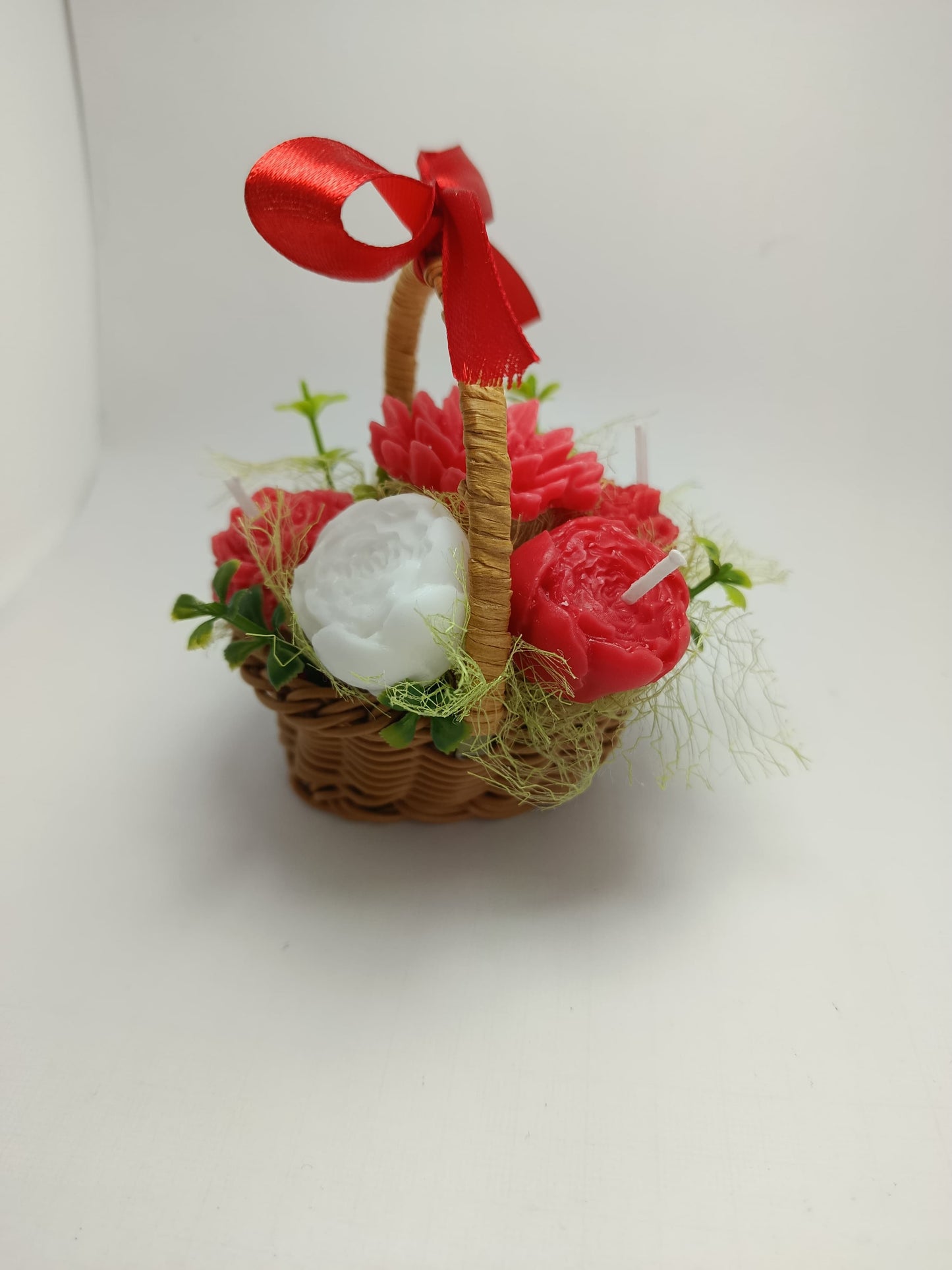 Cesta Rústica "Amor em Flor" - Velas Artesanais Vermelhas